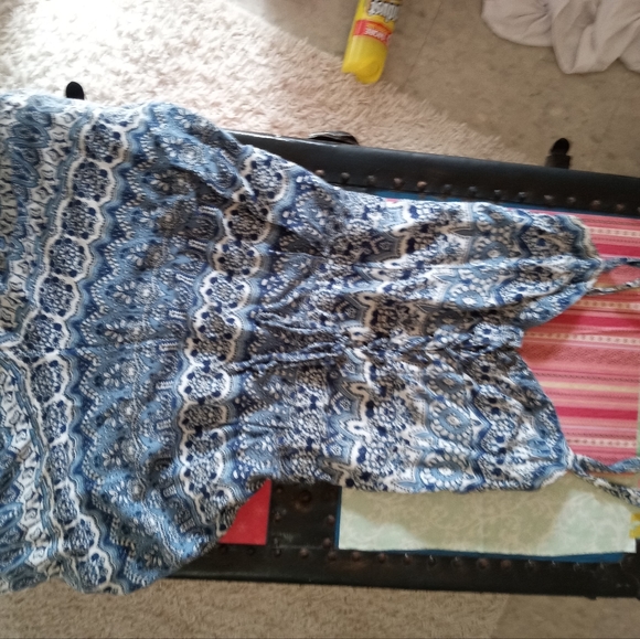 Romper - Picture 2 of 4